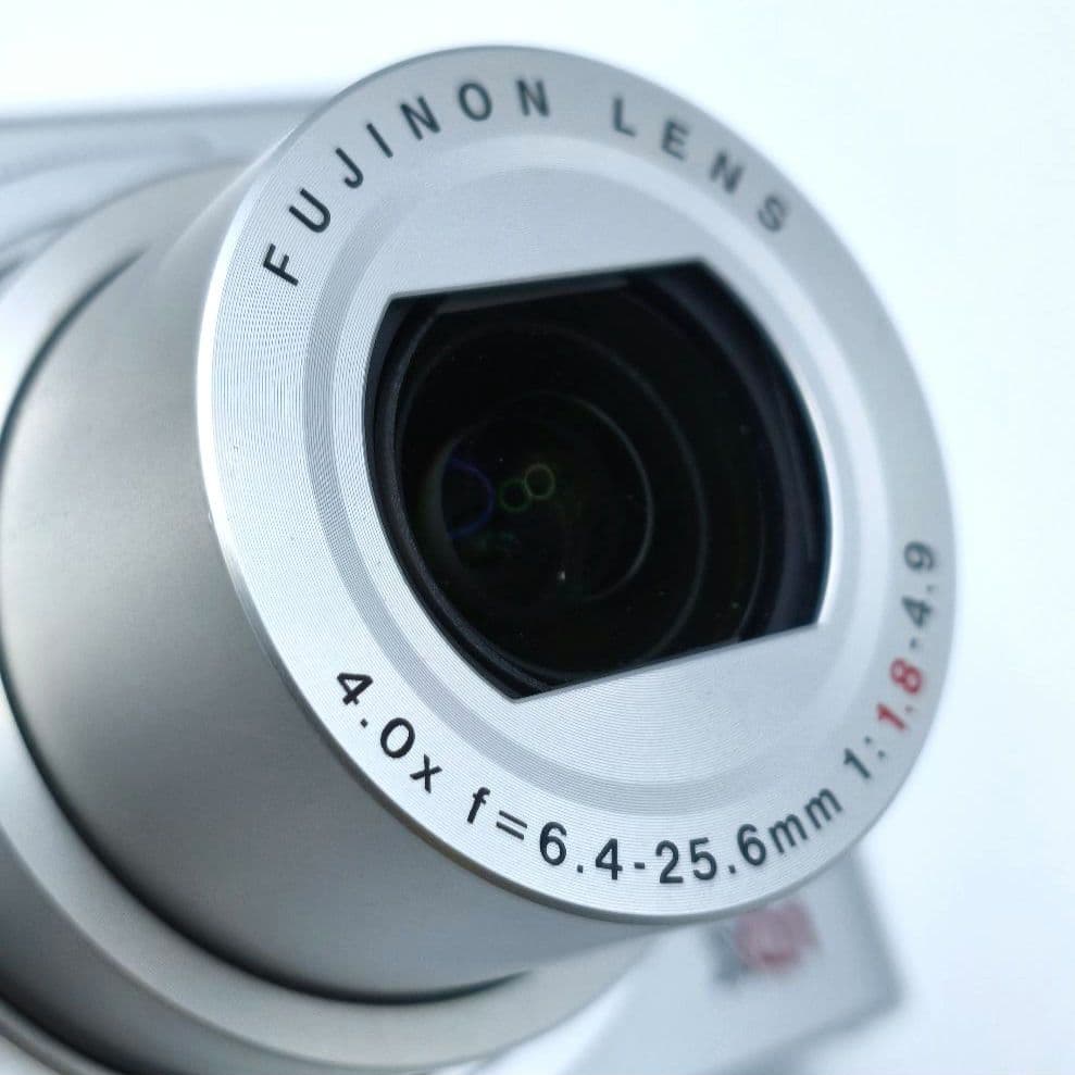 【美品】 FUJIFILM フジフィルム XQ1 元箱付き シルバー 動作OK