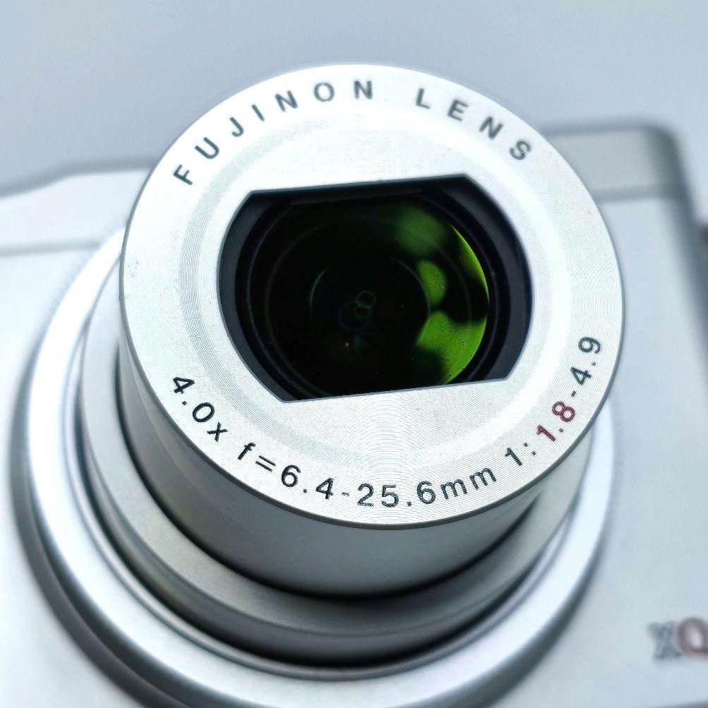 【美品】 FUJIFILM フジフィルム XQ1 元箱付き シルバー 動作OK