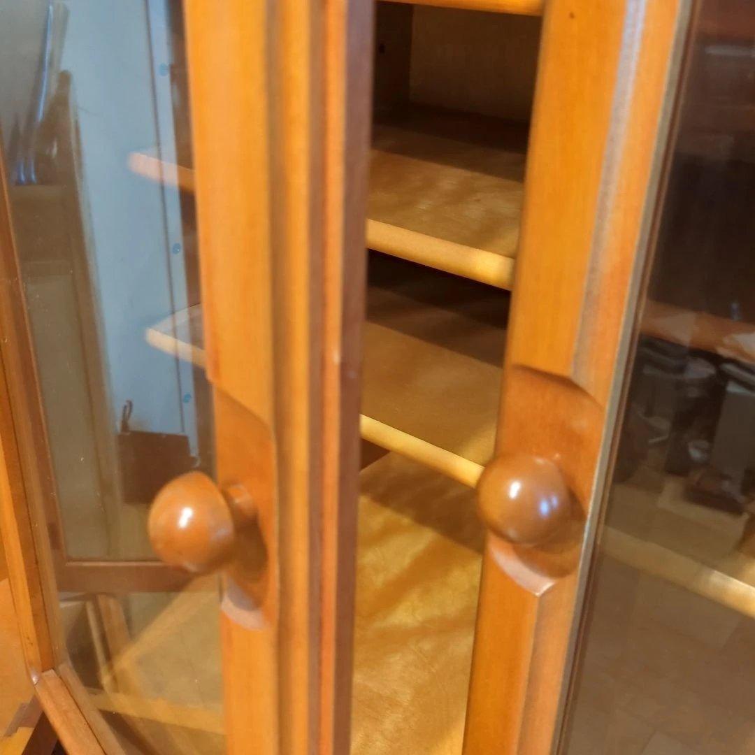 木製ガラス扉キャビネット