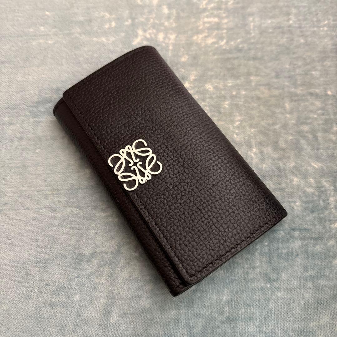 LOEWE ブラック レザー キーケース