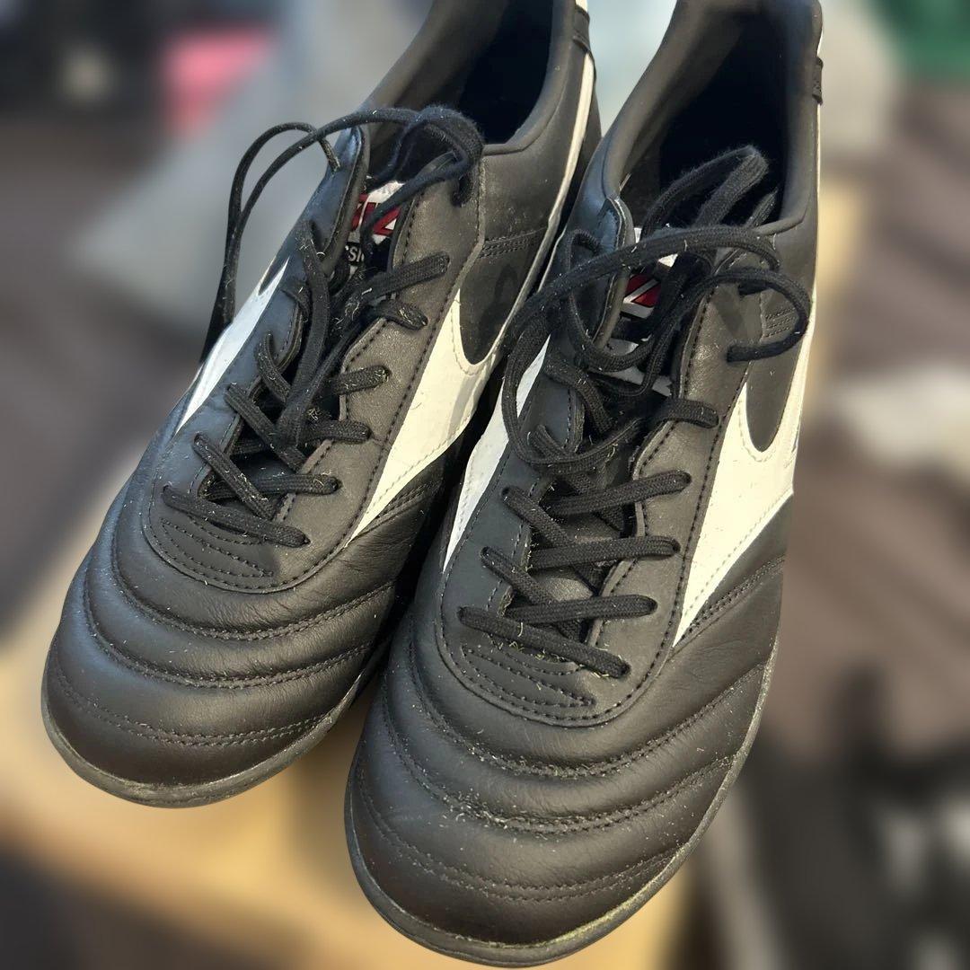 MnTY478さま　ミズノ モレリア TF フットサルシューズ 28.0