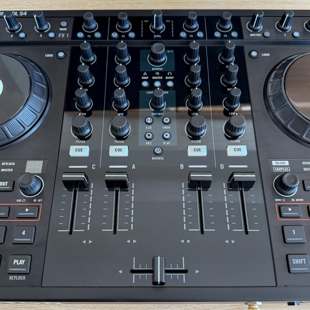 DJ機材 Native Instruments Traktor Kontrol S4 DJ