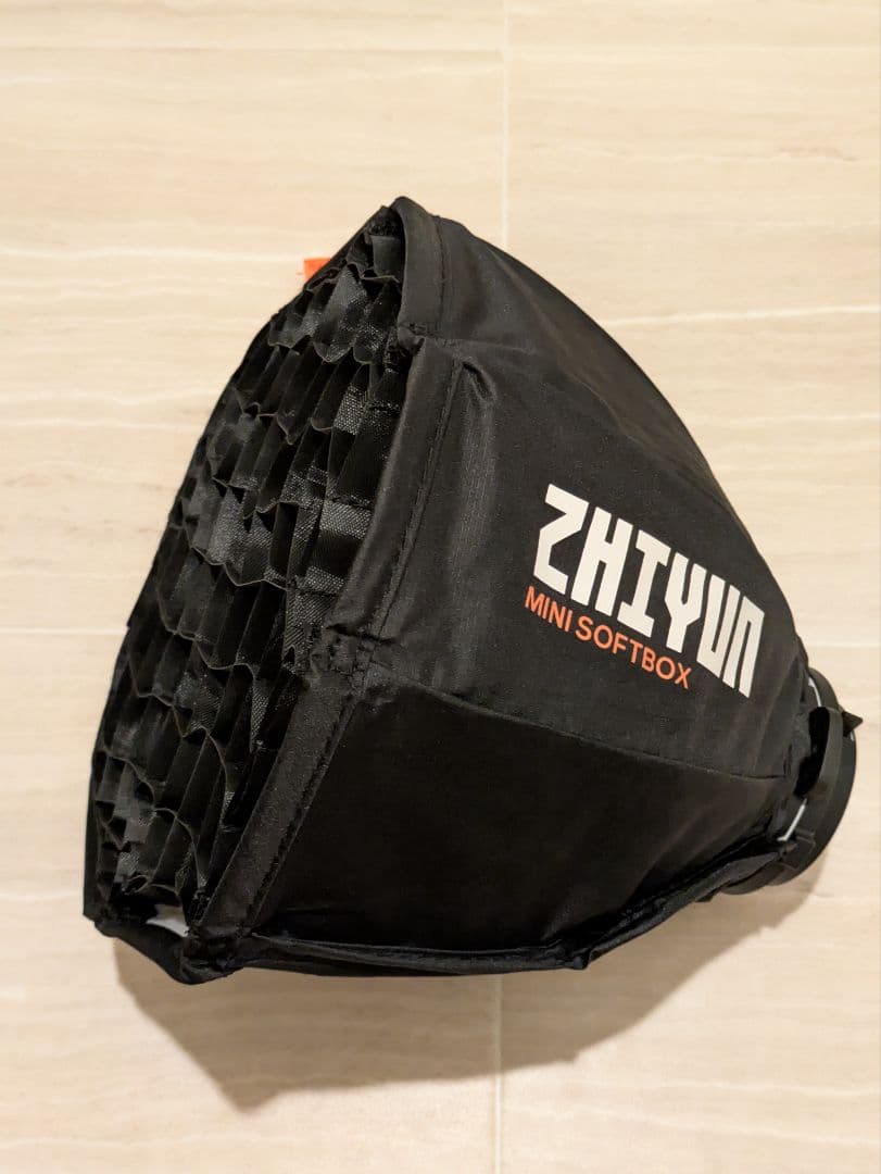 ZHIYUN MOLUS G60 COMBO LEDビデオライト 60W