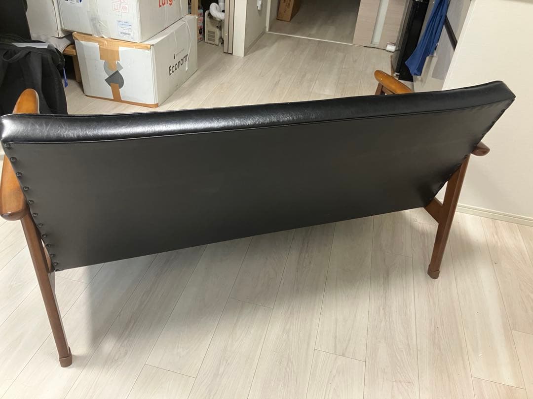 カリモク　Kソファ　2シーター　ブラック