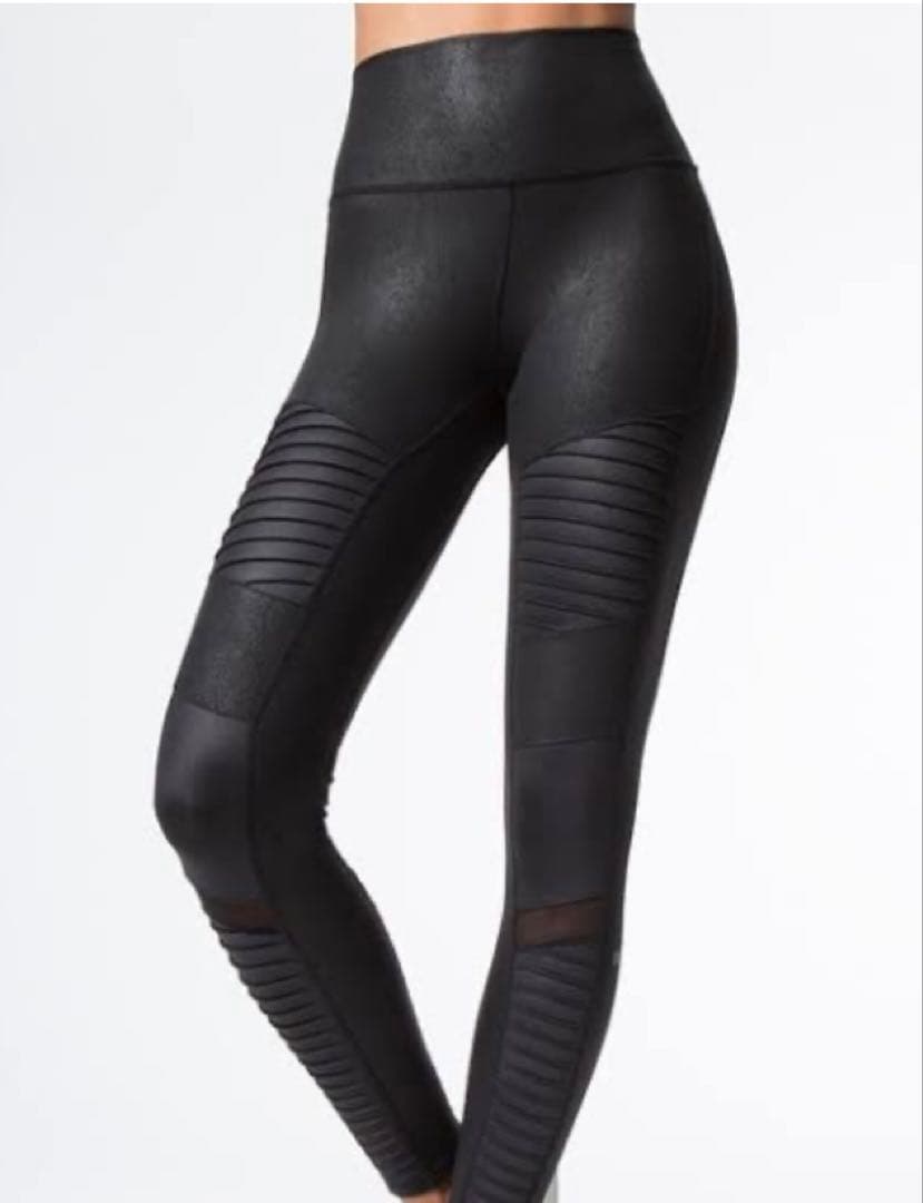 い*ん様 XXS 新品タグ付きAlo Yoga motoアローヨガレギンスヨガパ