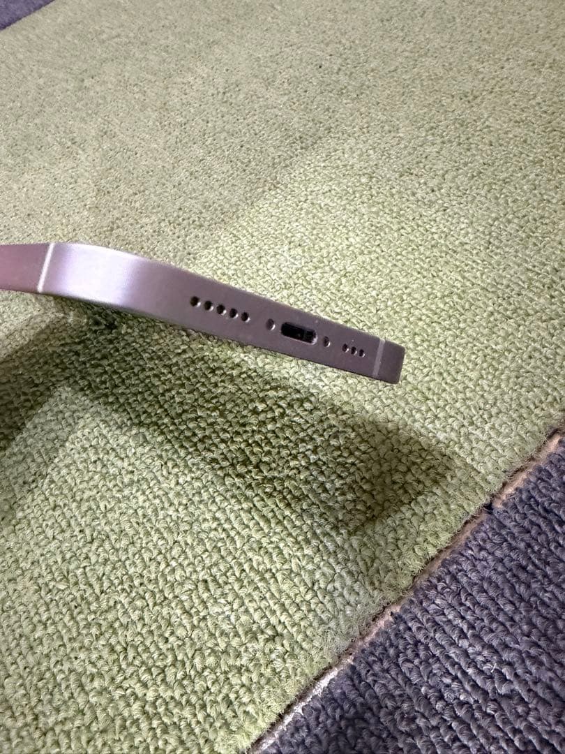 Apple iPhone 13 258GB本体　美品