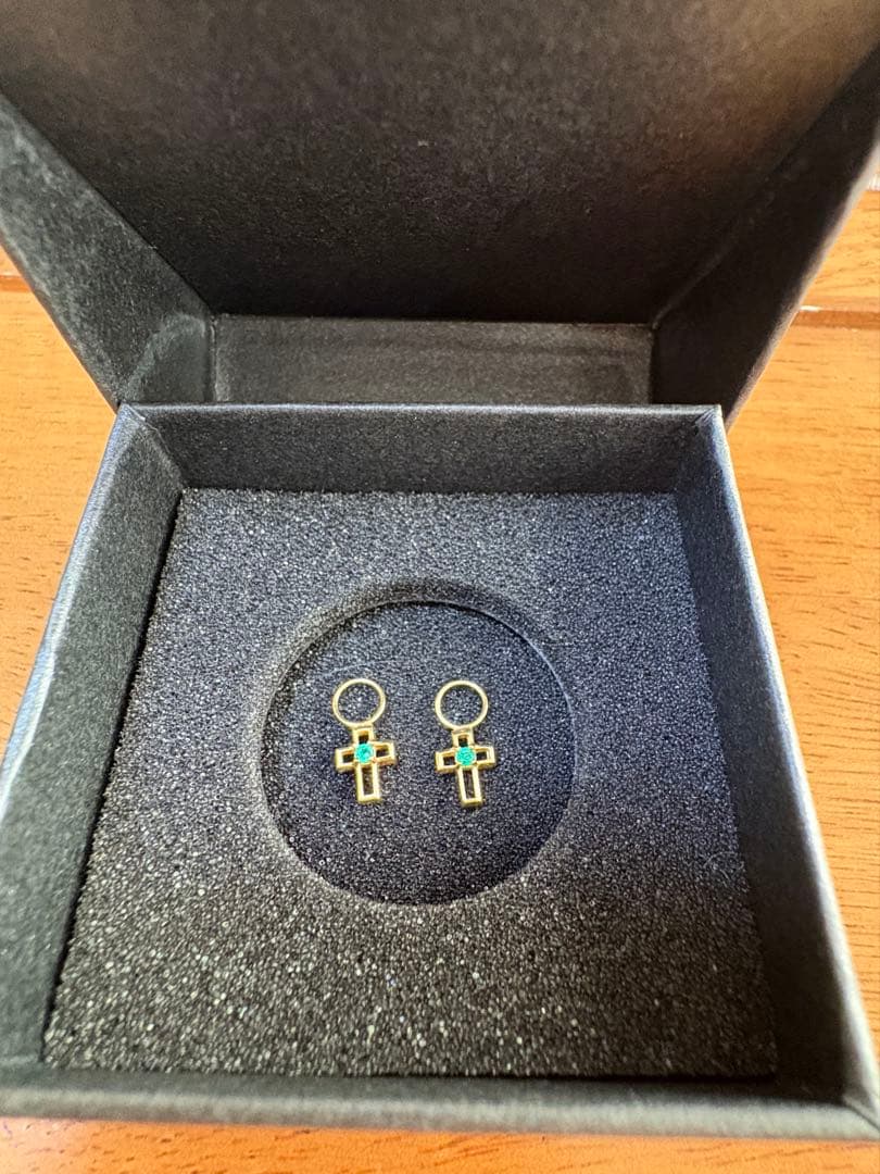 GSTV チャーム18K エメラルド ピアス ピアリング