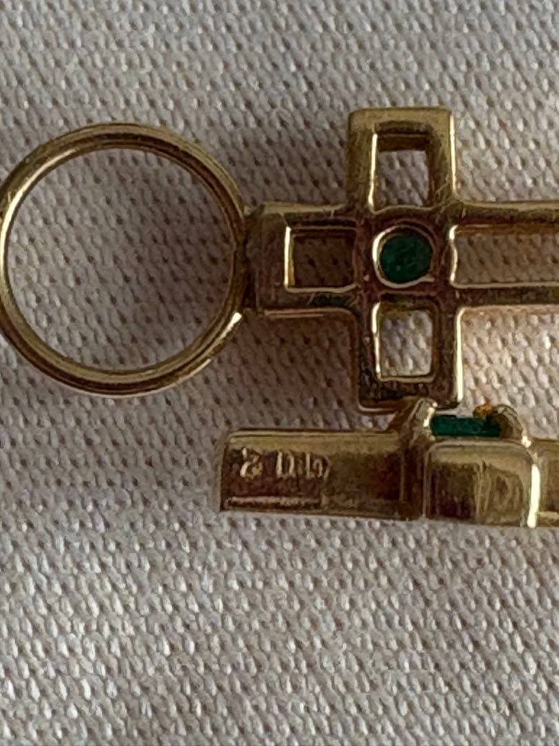 GSTV チャーム18K エメラルド ピアス ピアリング