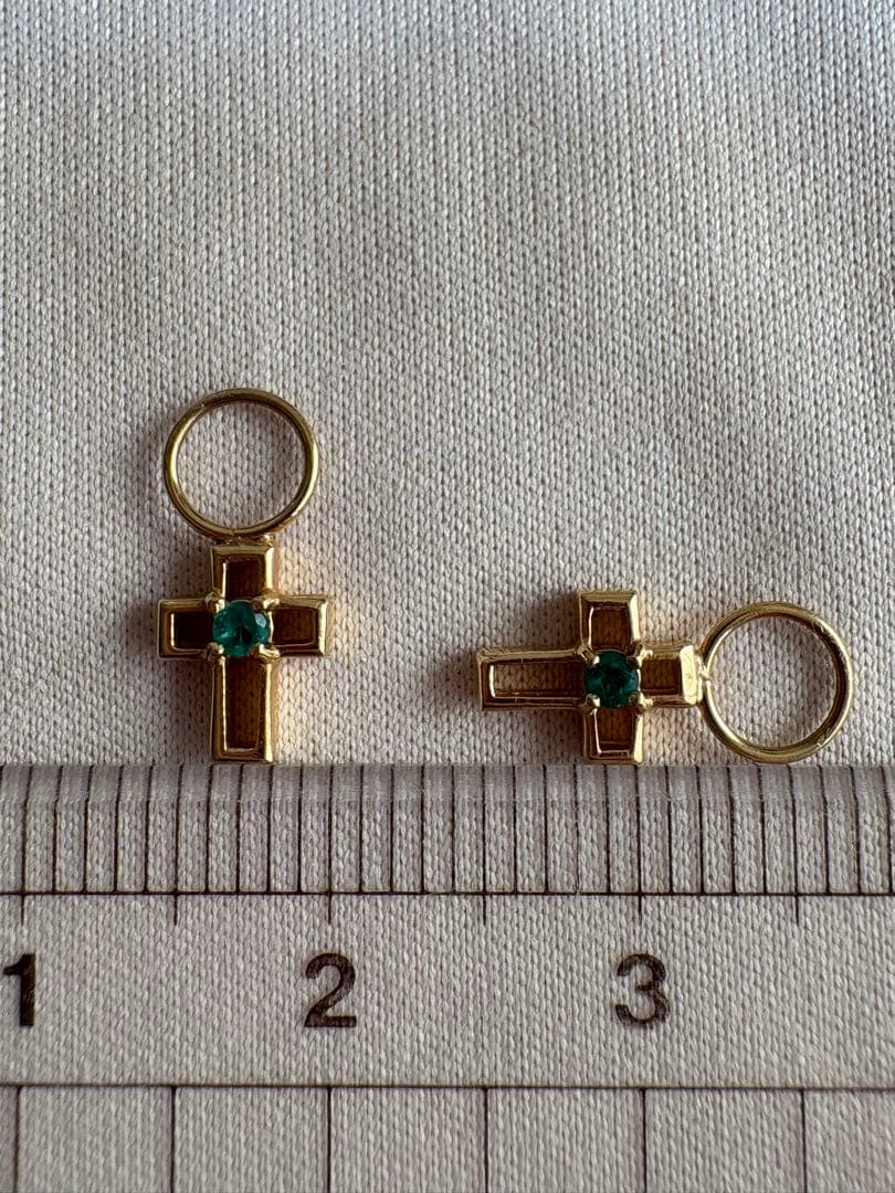 GSTV チャーム18K エメラルド ピアス ピアリング