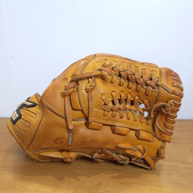 ミズノ 井端和弘モデル グローバルエリート 限定 シリーズ 内野用 軟式グローブ