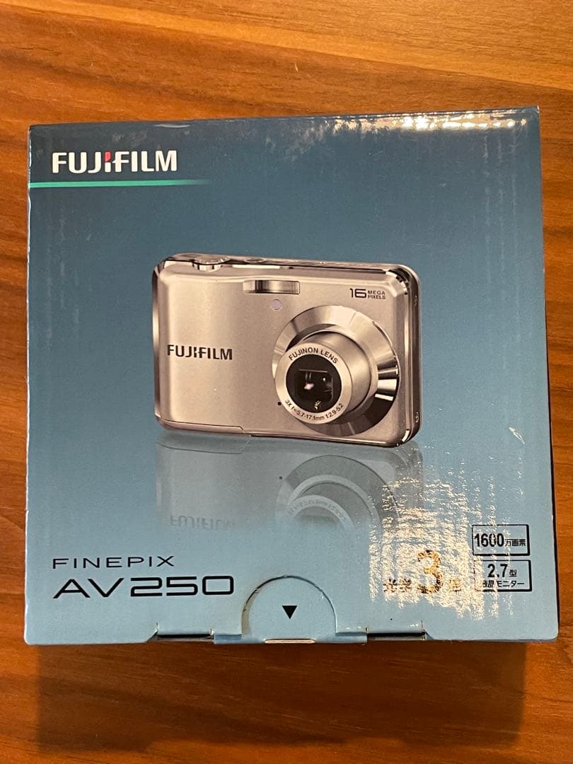 Fujifilm FinePix AV250 レッド　デジタルカメラ　単三電池