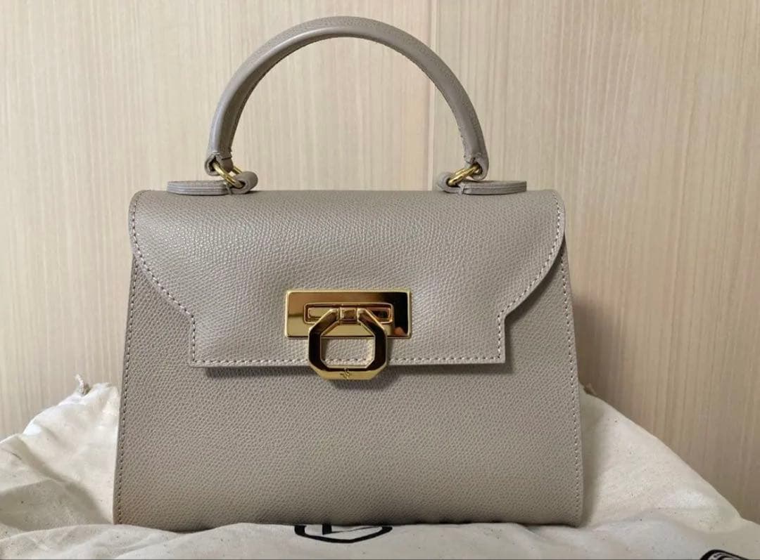 新品未使用Carbotti カルボッティERIKA Taupe