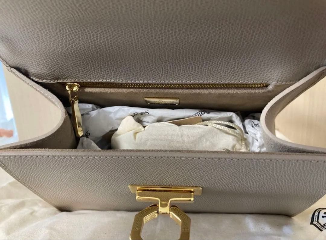 新品未使用Carbotti カルボッティERIKA Taupe