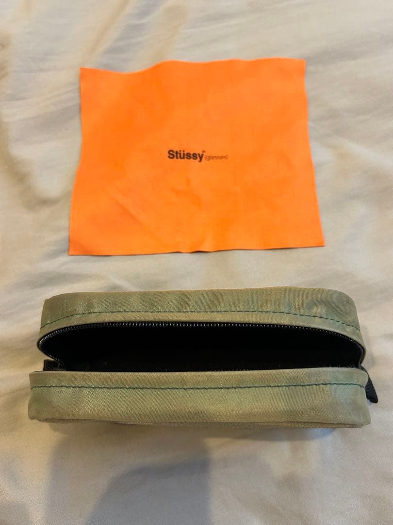 Stüssy サングラス　ケース付