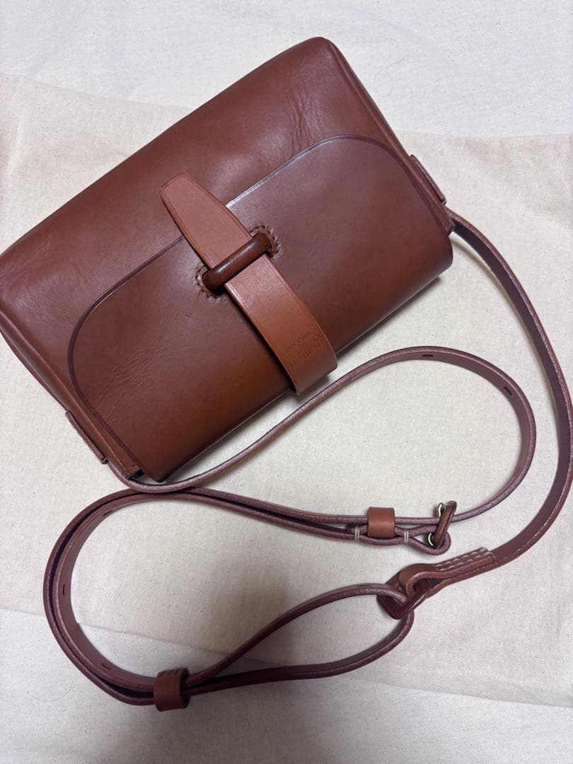 genten サドルベルト ヌオーバ 横型コンパクトショルダーバッグ　チャ