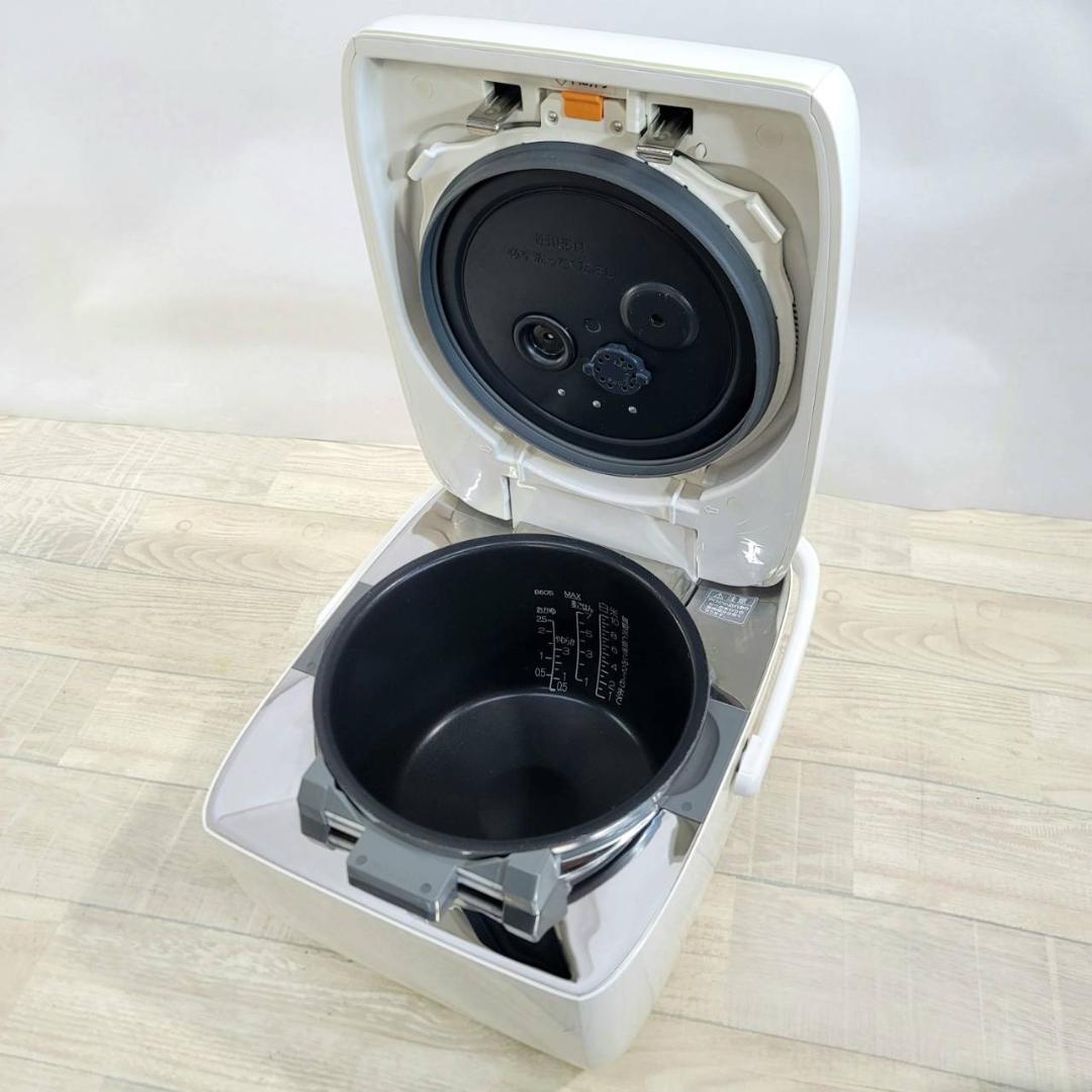 【良品】象印マホービン 炊飯器 1升 炎舞炊き 絹白 NW-LB18-WZ