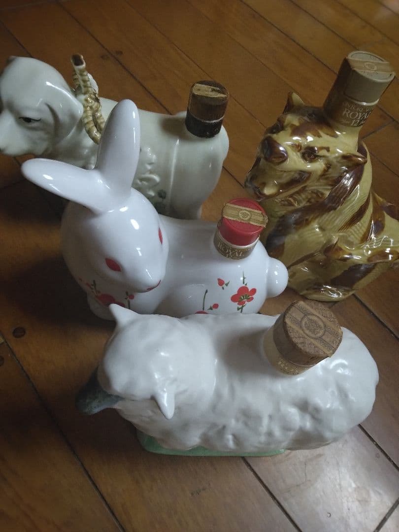 サントリーローヤル　干支ボトル　兎　虎　戌　未