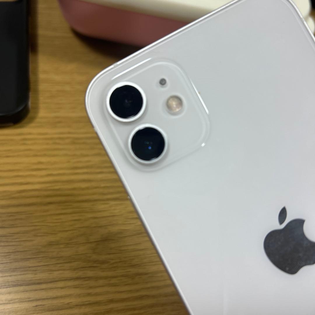 き*ん様 Apple iPhone 12ホワイト 本体美品