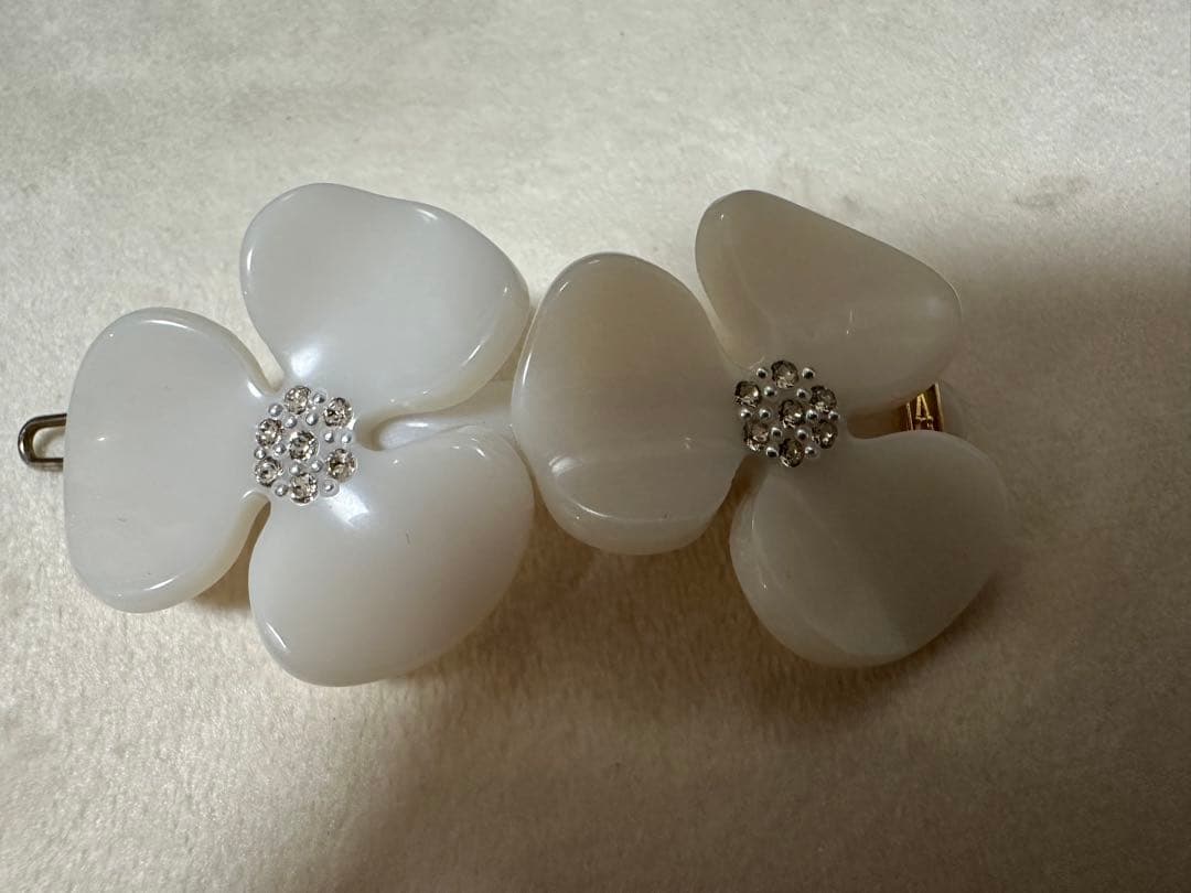 アレクサンドルドゥパリ　ANA機内限定　カメリアピン　クリップ