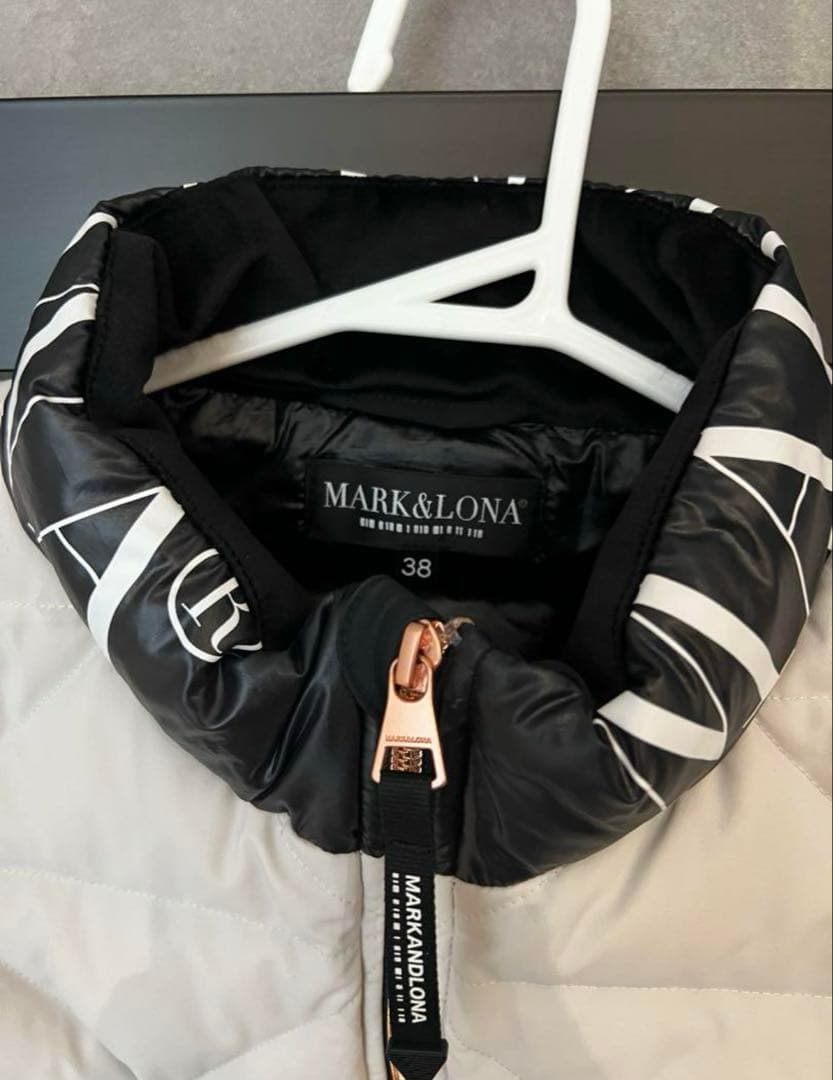 マークアンドロナ　MARKANDLONA レディース ダウンベスト グレージュ