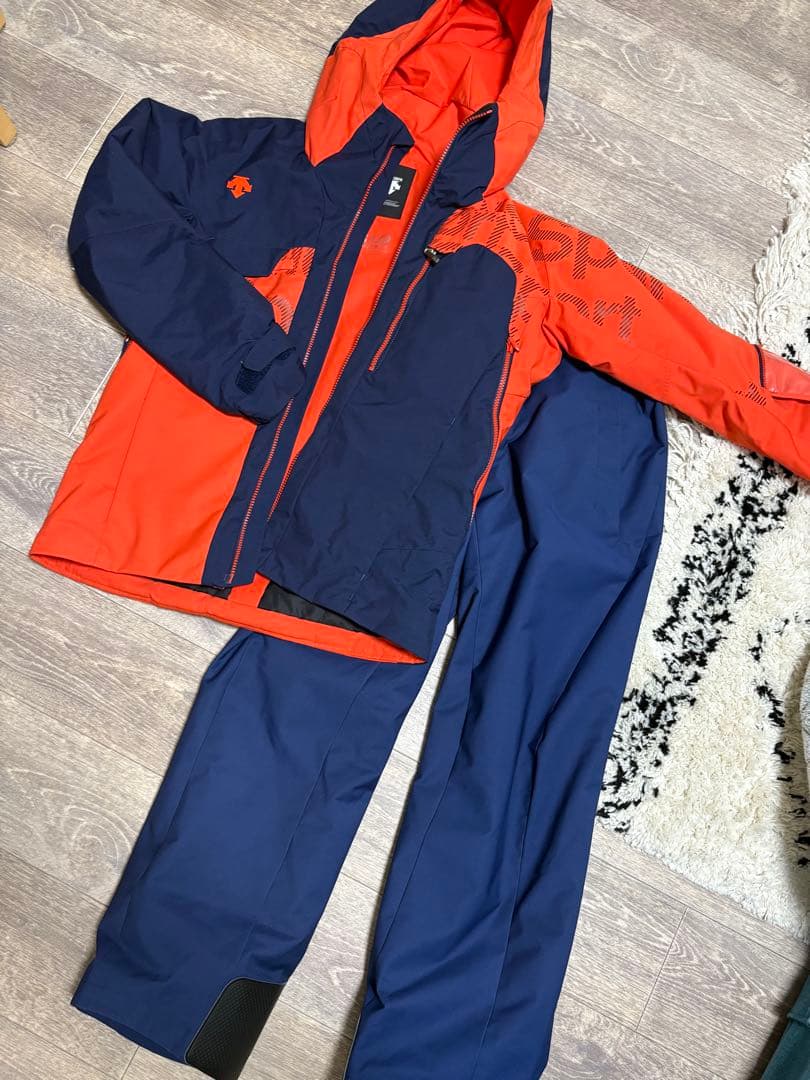 DESCENTE スノーウェア