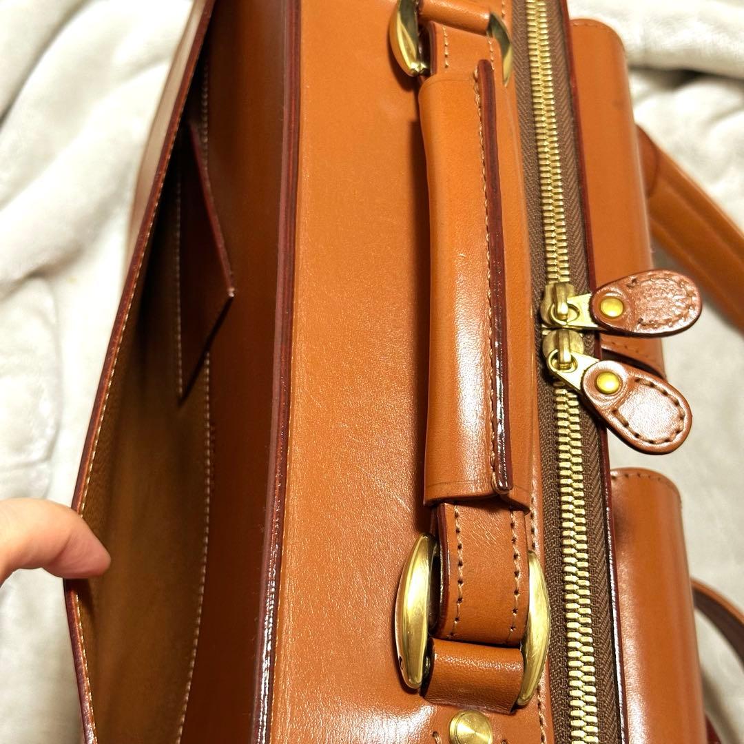 鞄いたがき E567 ショルダーバッグA4 キャメル 美品 タンニンなめし本革