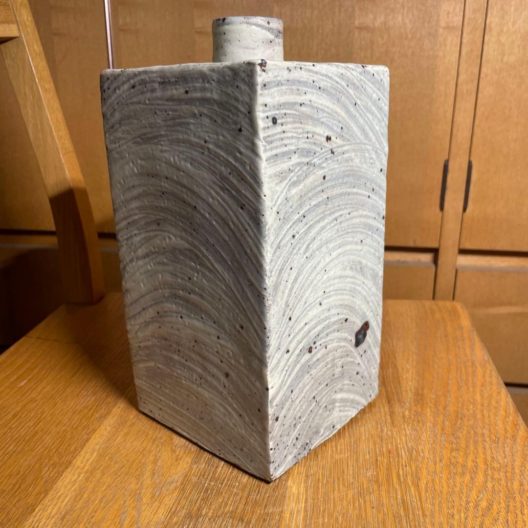 合田好道　金海窯　刷毛目角瓶　箱なし