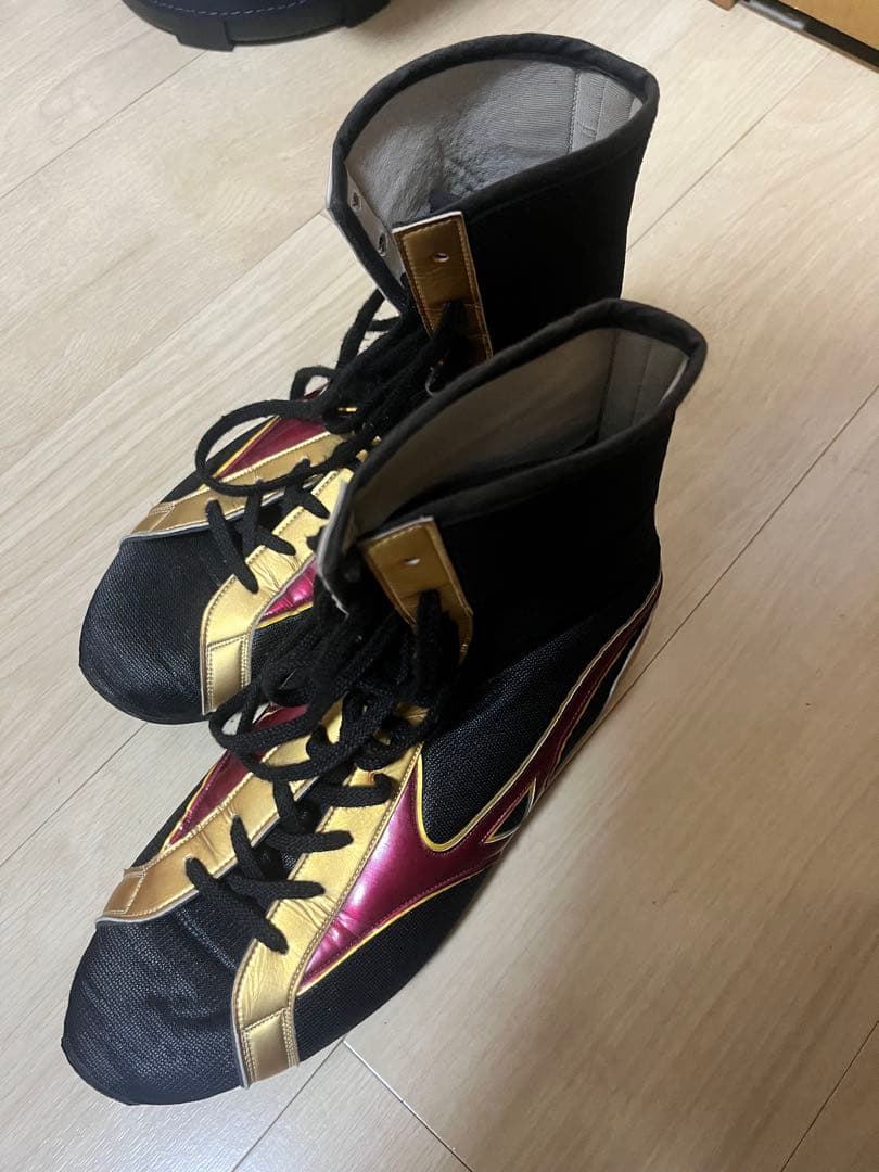 ボクシングシューズ ハイカット 黒/金/赤