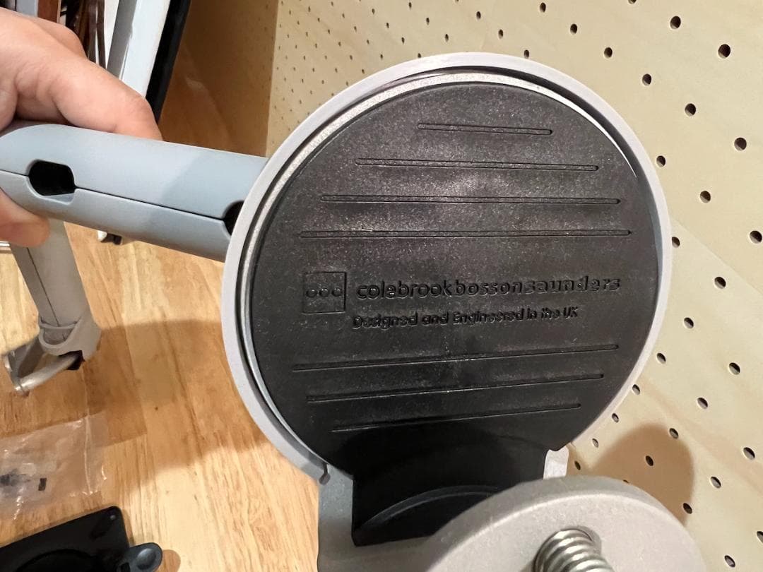 CBS FLO ハーマンミラー モニターアーム シルバー