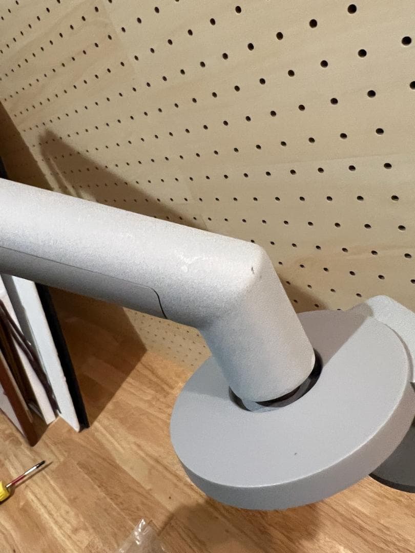 CBS FLO ハーマンミラー モニターアーム シルバー