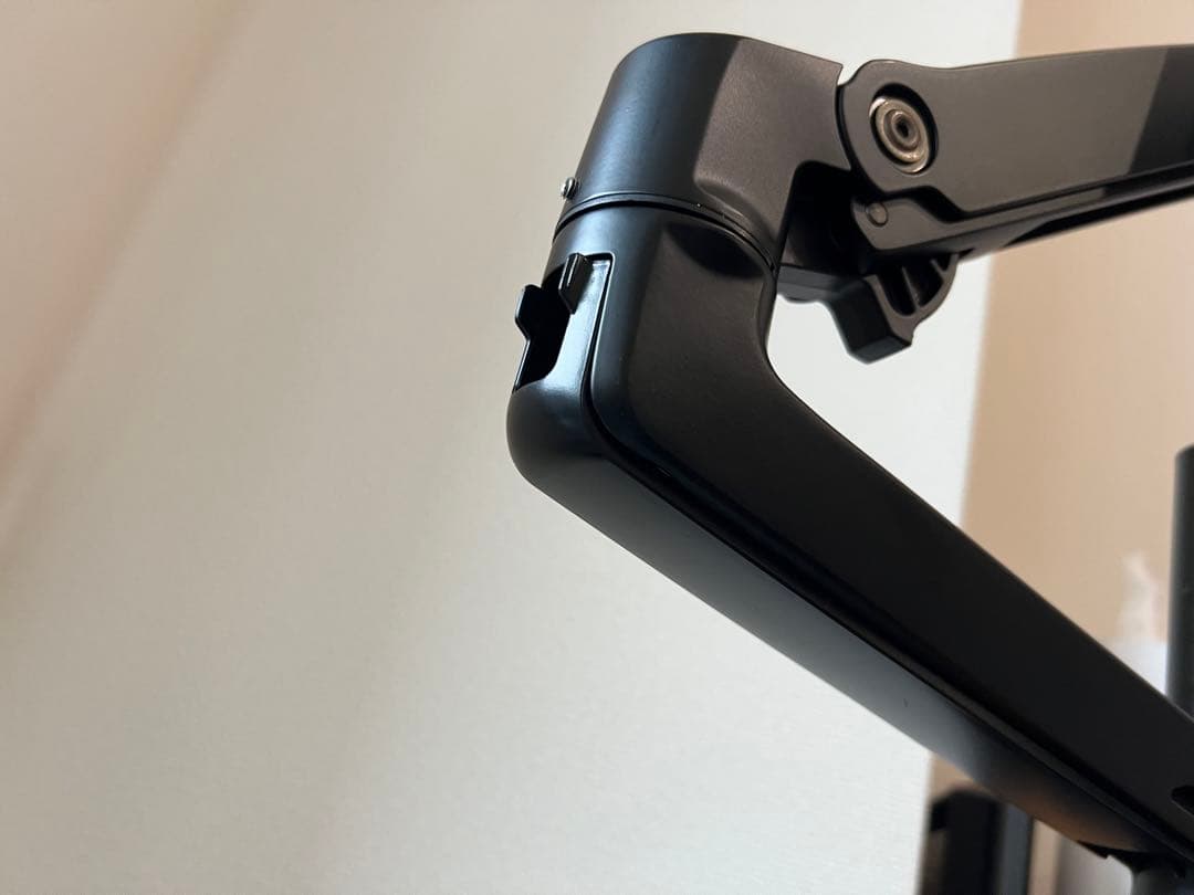 amazonベーシック　モニターアーム