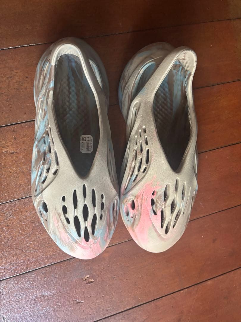 「未使用」adidasYEEZYFoam Runner Mx Sand Grey