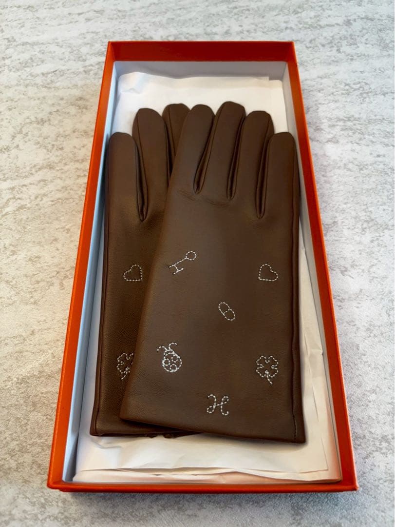 HERMES ラッキーチャーム レザーグローブ ブラウン
