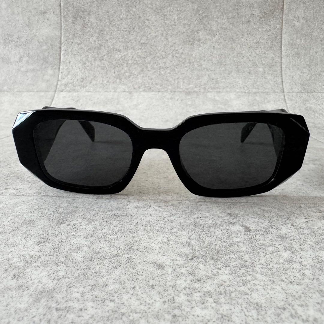 PRADA　プラダ　サングラス　黒　ブラック　ロゴ　SPR17W