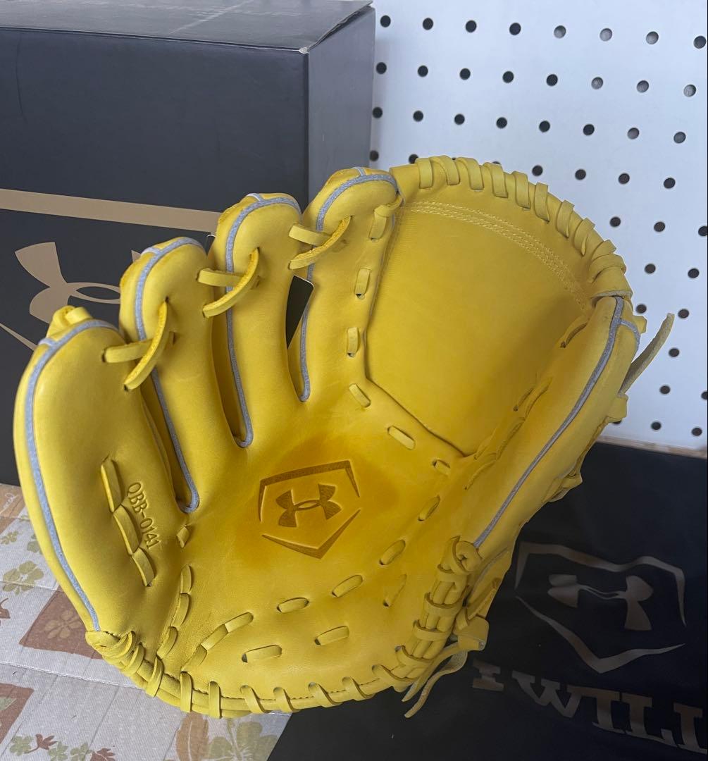 UNDER ARMOUR 軟式グローブ CB8041 イエロー