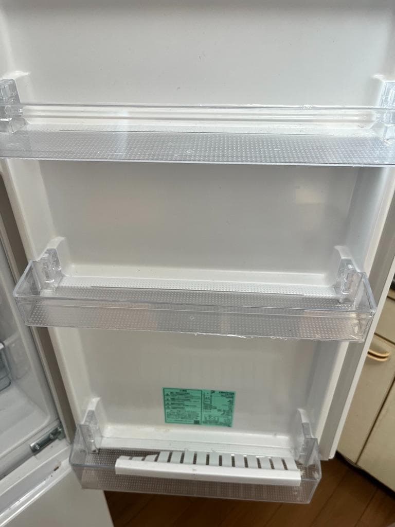 Hisense ホワイト冷蔵庫 中型