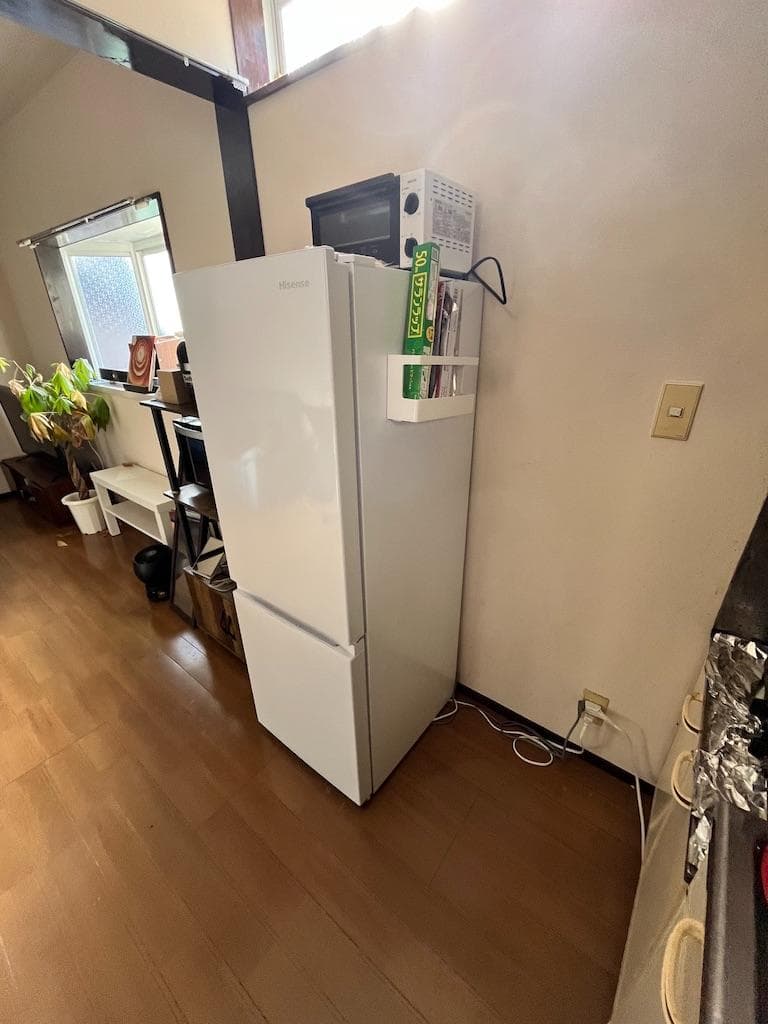 Hisense ホワイト冷蔵庫 中型