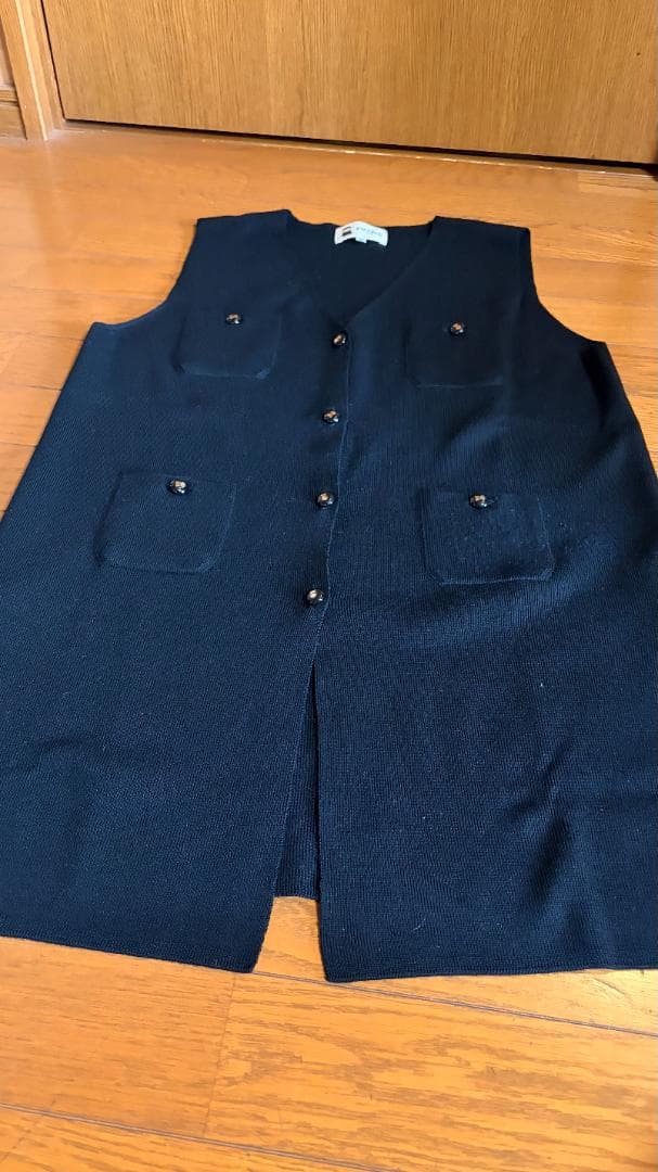 PICONE ウール100% 黒 ジレ