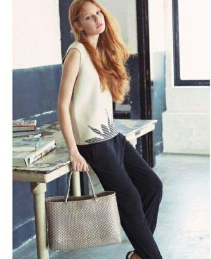 アンテプリマ イントレッチオ 横長 マットカーキ ワイヤーバッグ A4