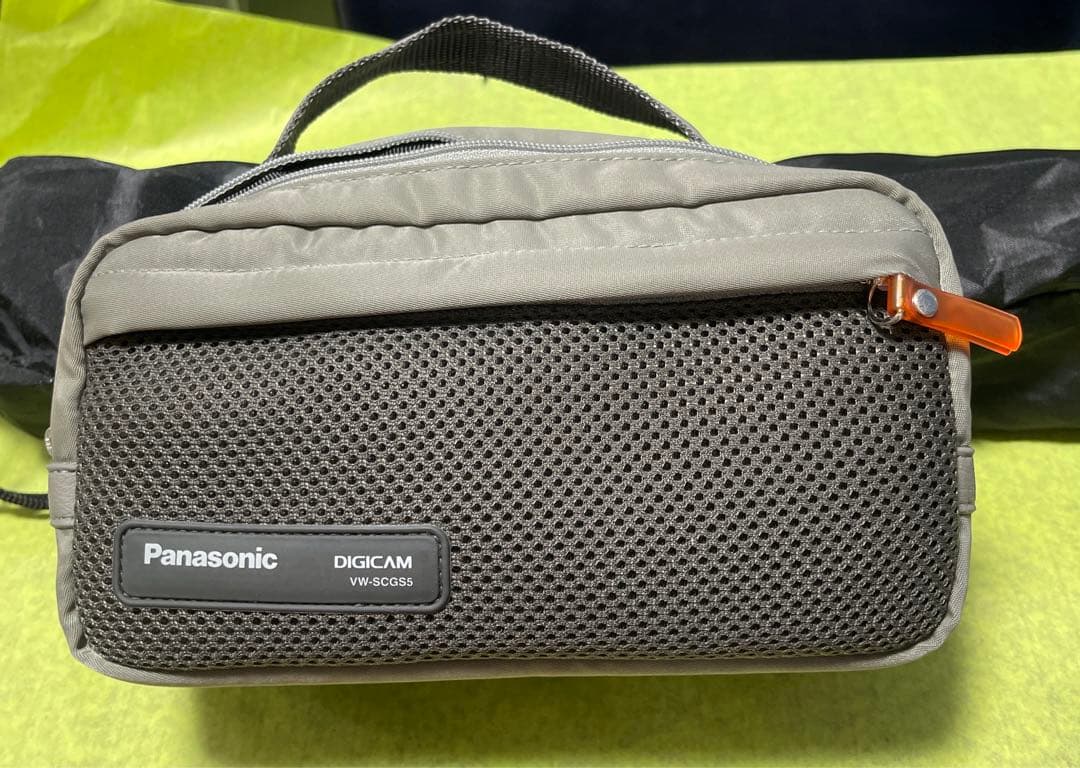 Panasonic HC-VX980M 4Kビデオカメラ 本体、三脚、収納ポーチ