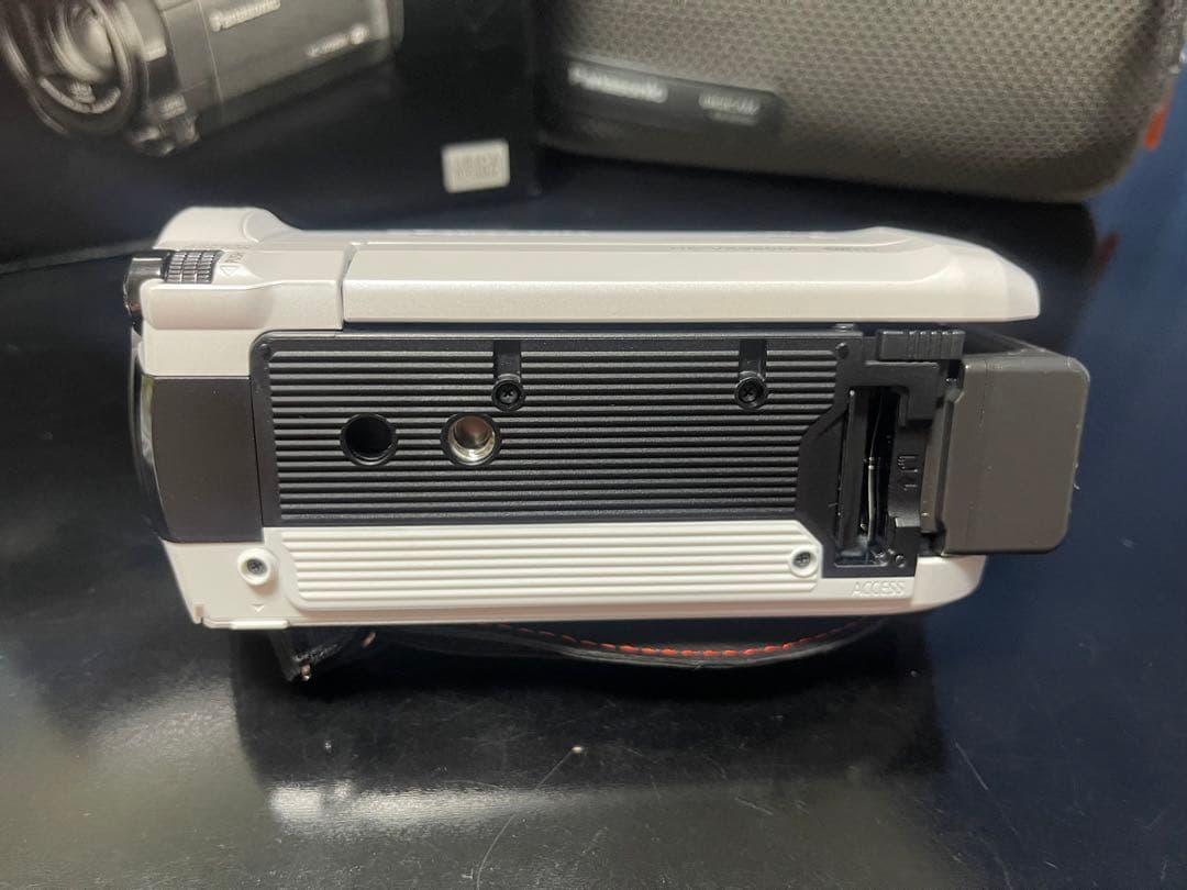Panasonic HC-VX980M 4Kビデオカメラ 本体、三脚、収納ポーチ