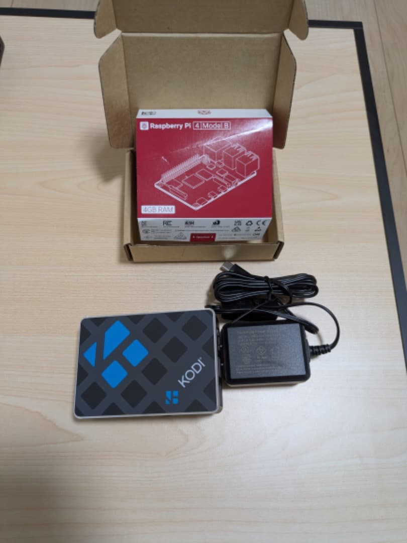 Raspberry Pi 4 Model B 4GB アルミケース＋未使用AC付