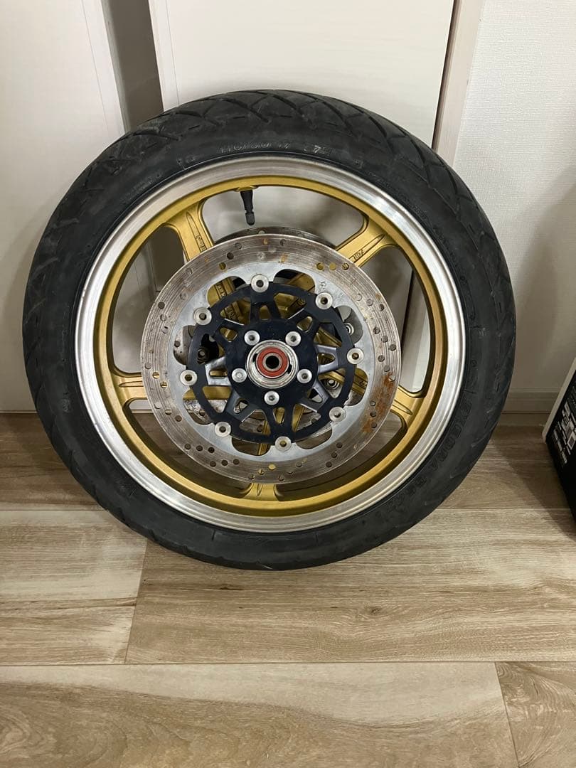 ゼファー400 フロントタイヤ