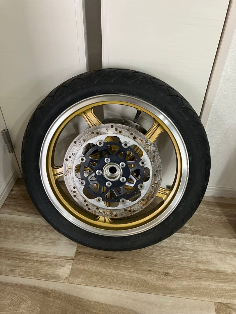 ゼファー400 フロントタイヤ