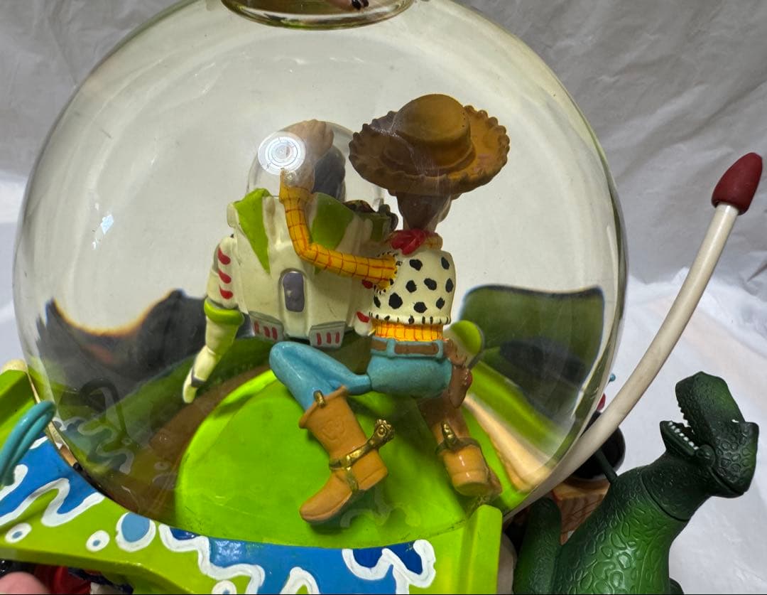 ディズニー トイストーリー 音楽機能付きスノーグローブ