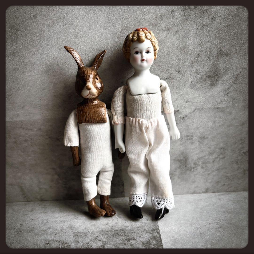 ヴィンテージ リボンの少女のビスクドール