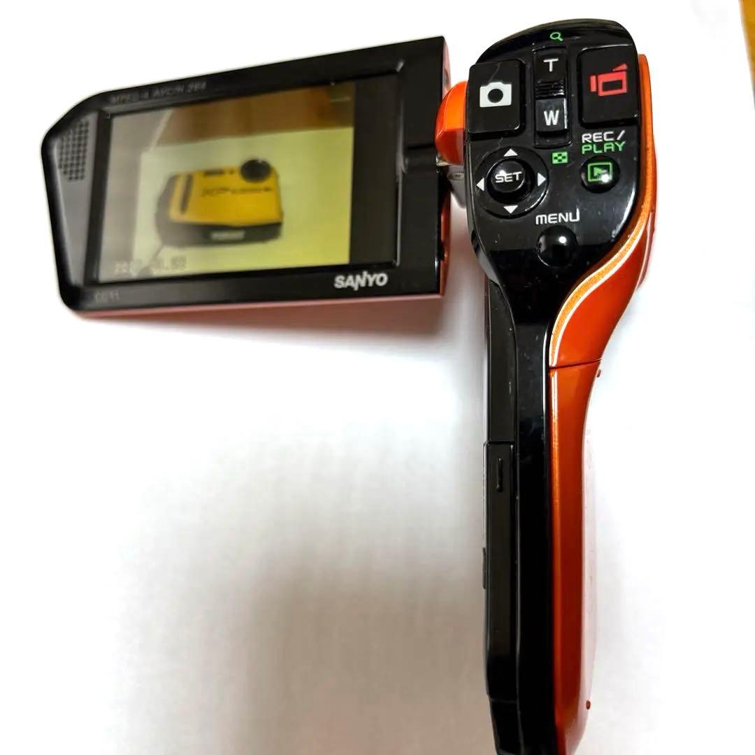 【タイムセール】【中古美品】サンヨーXacti DMX-CG11 ビデオカメラ