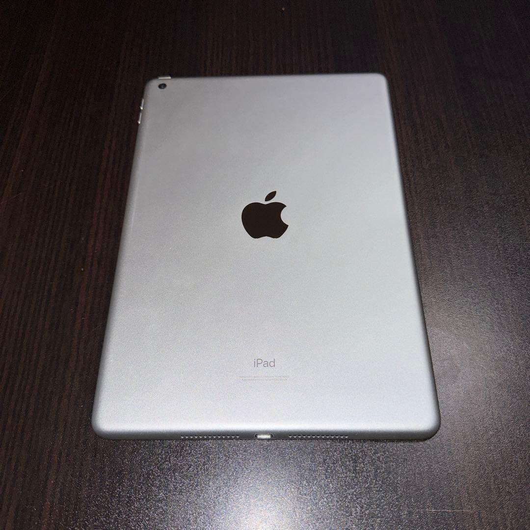 iPad 第9世代 10.2インチ 64GB 純正充電コード付