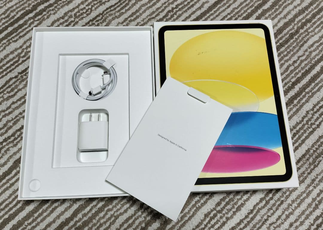 第10世代 iPad 10.2インチ 64G WiFiモデル カバー付き