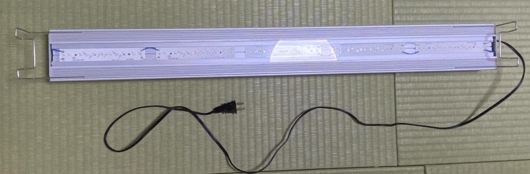 アクロ TRIANGLE LED GROW 900